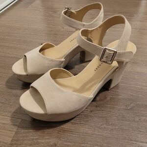 Chinese laundry platform wedge sandals size 10